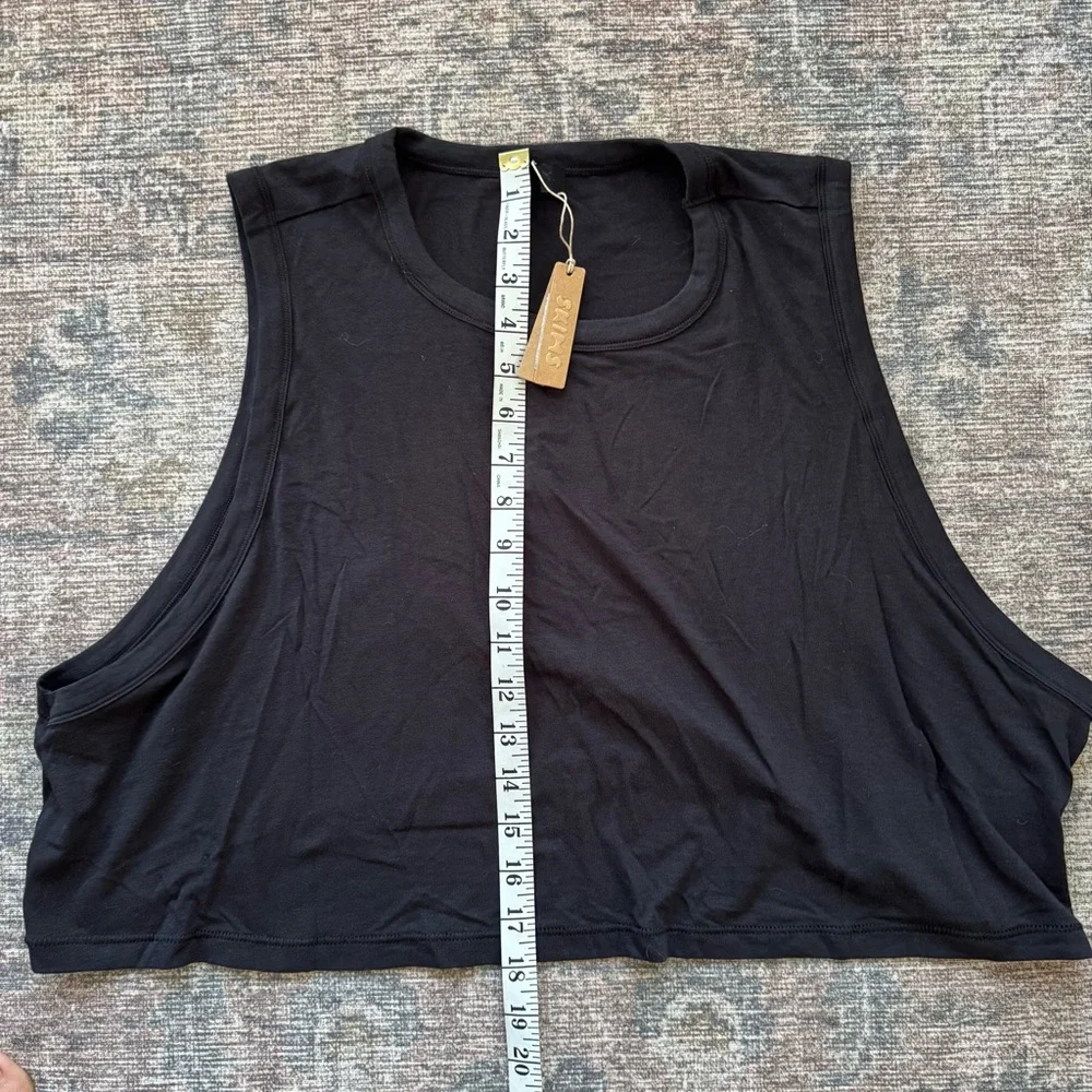 Skims Black crop muscle tank size 2x NWT - Picture 3 of 5